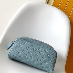 Louis Vuitton Do Kit Pochette Replica 1:1 in Pelle Taurillon Monogram 1126655381 - front view | Louis Vuitton