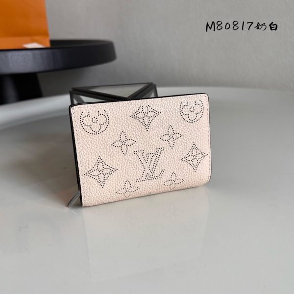 Louis Vuitton Cléa Wallet in Pelle Mahina, Replica Perfetta 1:1 1151119707 - front view | Louis Vuitton